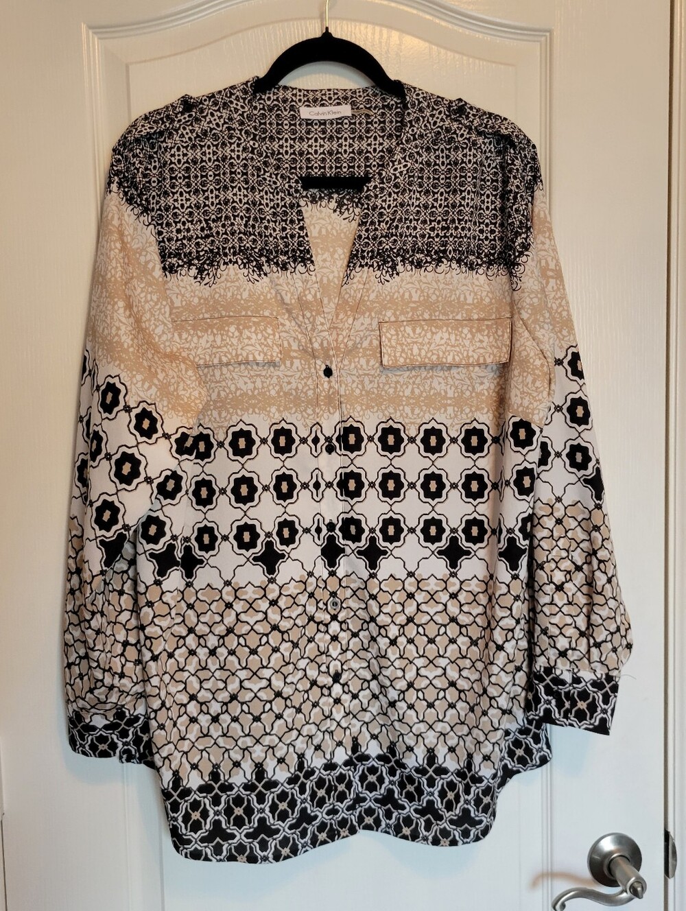 Calvin Klein Black & Tan Printed Long Sleeve Button-Up Blouse Ladies Extra Large